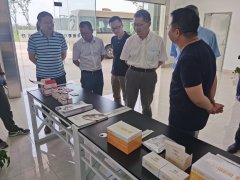 中国科学院士马大为赴浙江鼎创医疗参观
